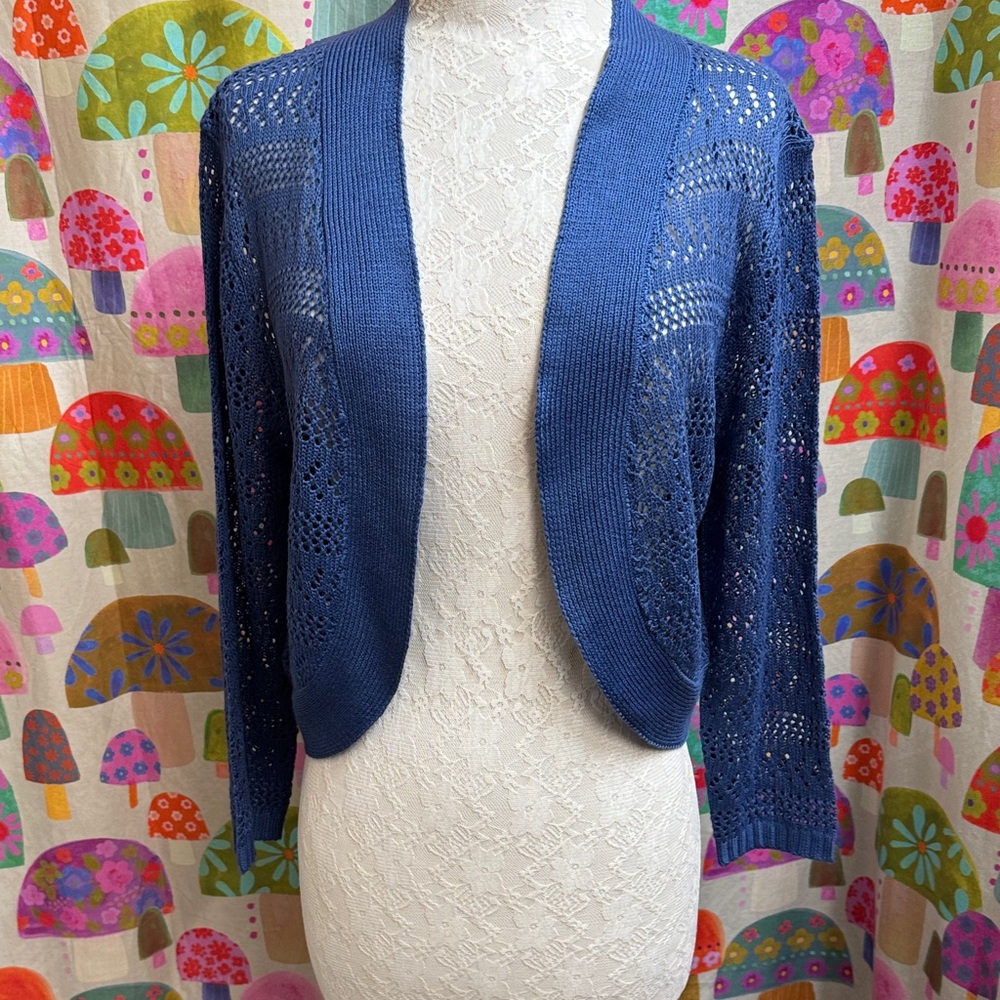 Sweet Kizz  Cropped Open Front  Cardigan. XL